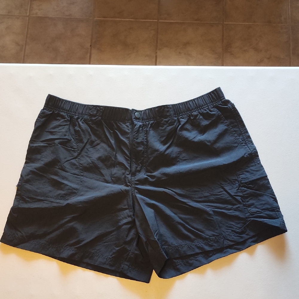 Columbia Women's Black Cargo Shorts